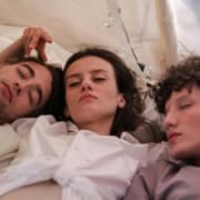 trisal representando relacionamento aberto