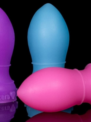 Guia Completo Monster D 2025: Conhecendo Seu Corpo plug anal para iniciantes colors com três modelos roxo azul e rosa