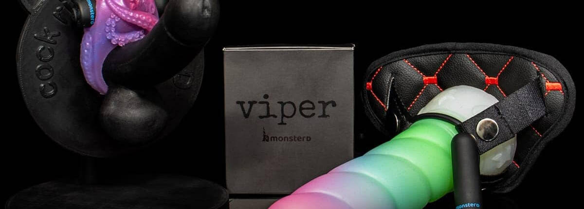Kit com dildo, vibrador, anel peniano e cintaralho MonsterD