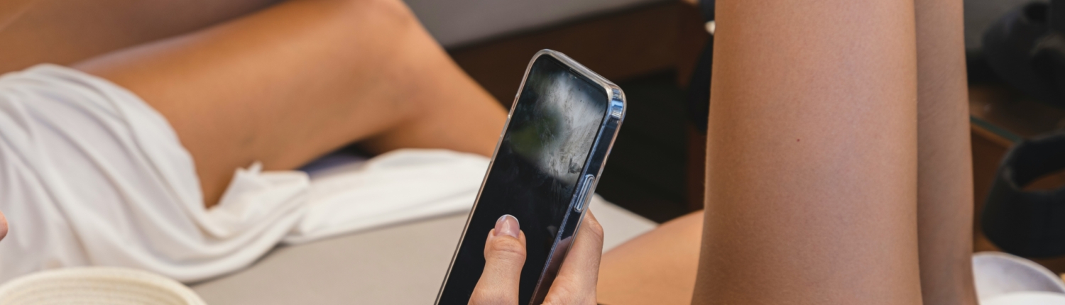 sexting pelo celular mulher fazendo sexting pelo celular