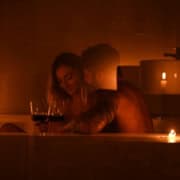 Casal pensando em como aumentar a libido