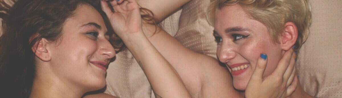 amigas representando amizade colorida amigas representando amizade colorida