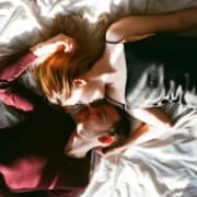 casal no sexo romântico