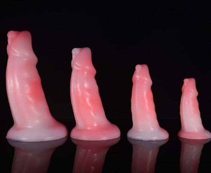 vibrador grande exposto lado a lado em 4 diferentes tamanhos